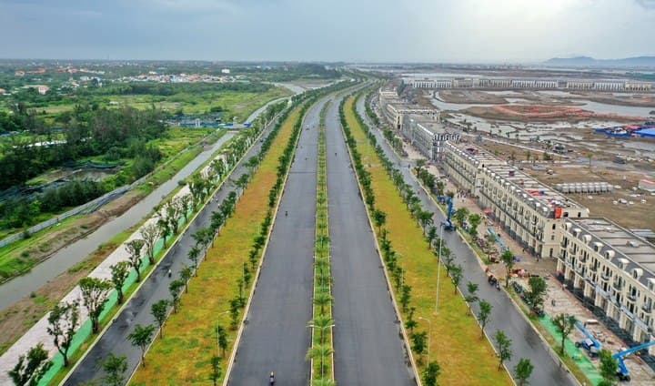 Đường Thời Đại, dài 12 km và rộng 120 m
